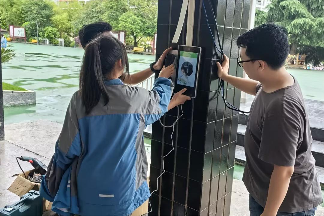 虹華軟件官網 | 智慧校園 | 考勤系統 | 消費一卡通系統